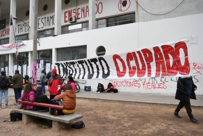 Ocupación del edificio del Instituto de Profesores Artigas (IPA) en protesta por los cambios dispuestos por el gobierno en la reforma educativa.