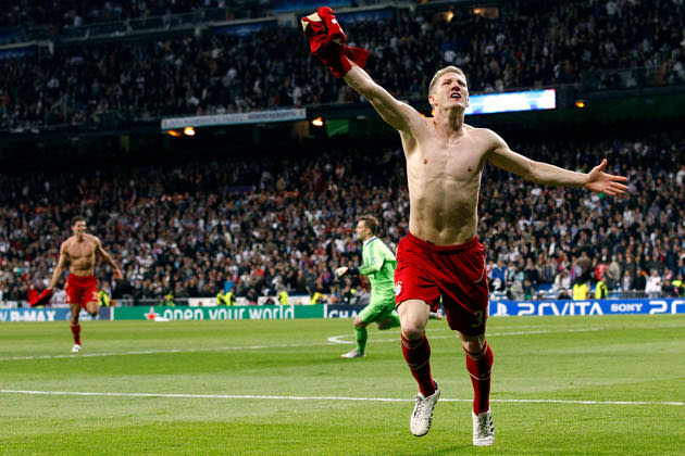 Bastian Schweinsteiger machte dem Nervenkitzel im Halbfinale gegen Real Madrid ein Ende (Bild: AP)