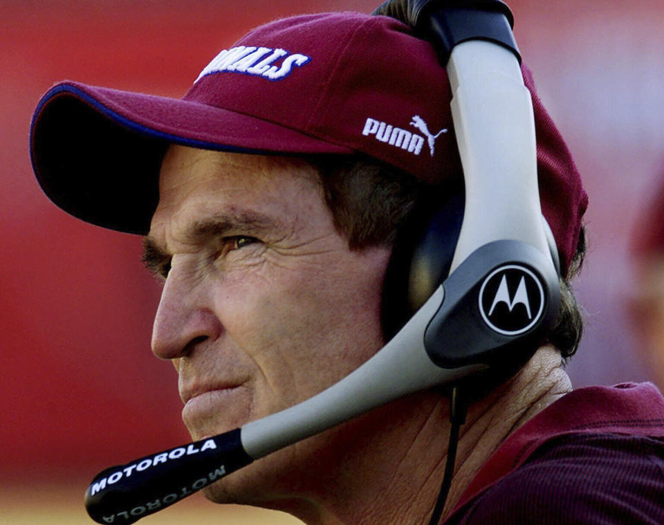 Former Arizona Cardinals coach Vince Tobin died Monday at the age of 79.  He coached the Cardinals from 1996-2000. (AP Photo/Matt York, File)