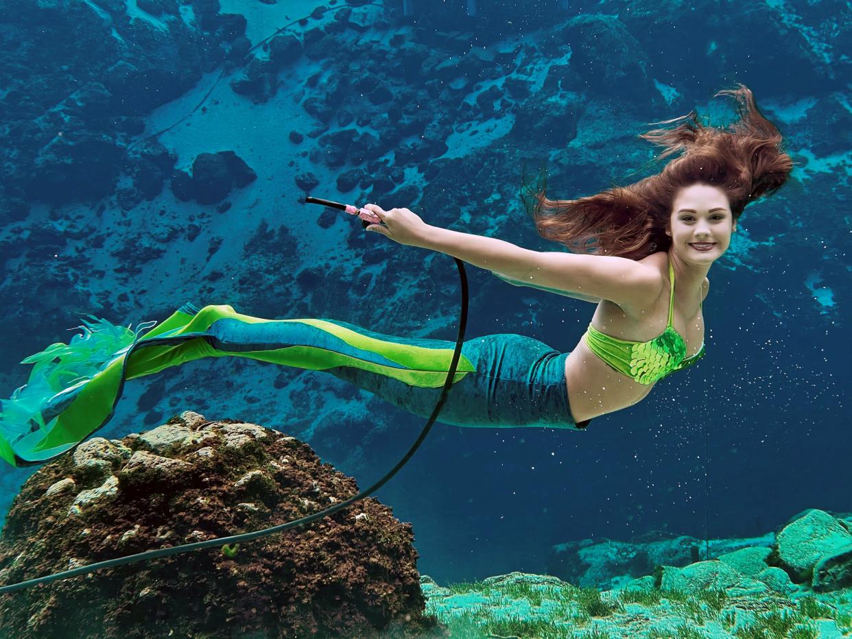 Mermaid Kiyomi at Weeki Wachee Springs State Park