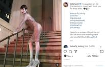La modella stupisce i follower con scatti in versione fantascientifica su Instagram