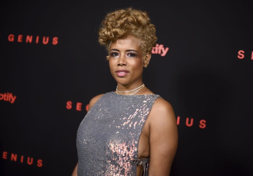 Kelis poses for pictures at the red carpet for the Secret Genius Awards at Vibiana in 2017.