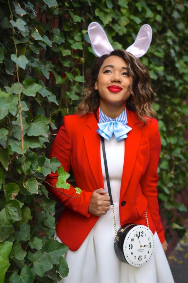 You'll Go Mad for This “Alice in Wonderland” Halloween Costume - Brit + Co