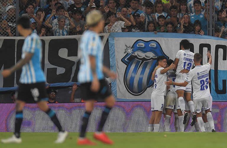 El tropiezo en Avellaneda ante Godoy Cruz, que en cinco minutos selló su triunfo