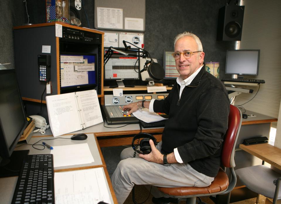 Jimmy Fink, a veteran New York disc jockey who worked for WPLJ and WXRK, said Westchester's WXPK, The Peak 107.1 will broadcast "Alice's Restaurant" five times over the long holiday weekend. The 18-minute song is appointment listening, even in an age when Spotify and Pandora put songs at our fingertips.