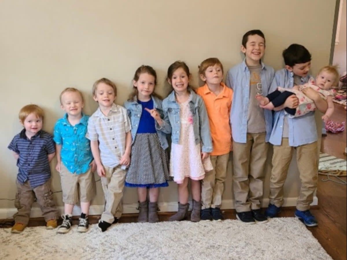 Logan, Ryan, Liam, Mya, Mia, Asher, Brycen, Eli and Emma Sellers (Amanda Sellers / SWNS)