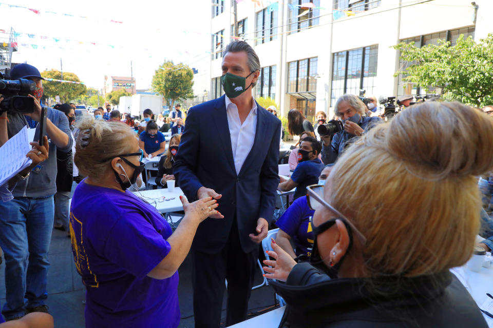 El gobernador de California, Gavin Newsom, en campaña en San Francisco el martes. (Jim Wilson/The New York Times) 
