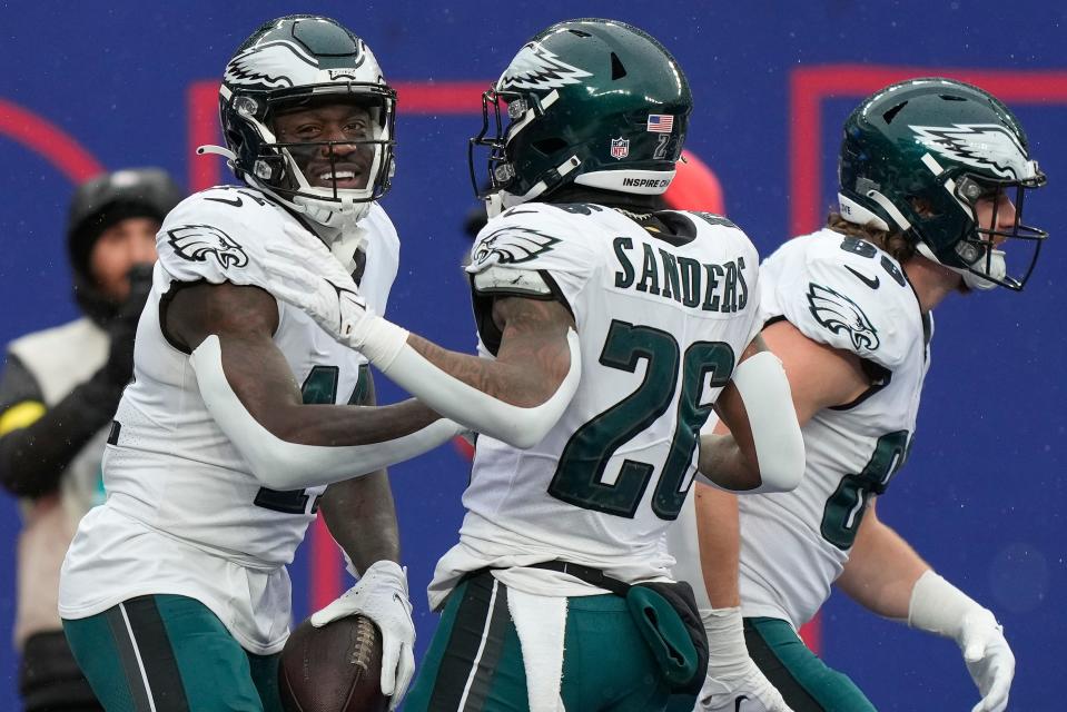 Miles Sanders and the Philadelphia Eagles are favored against the Chicago Bears in NFL Week 15.