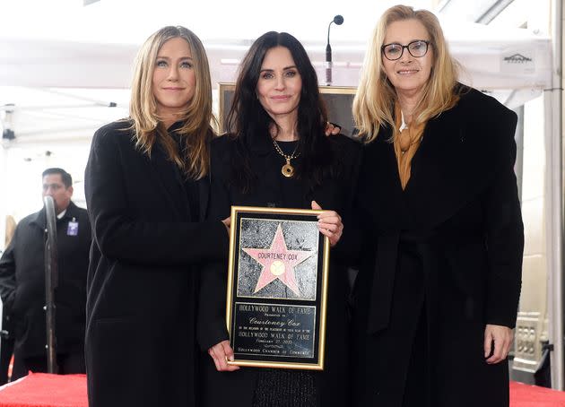 Jennifer Aniston and Lisa Kudrow appear with Courteney Cox at the 