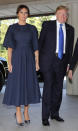 <p>Die First Lady der USA sorgte für ein wenig “Sex and the City”-Flair im Kaiserpalast von Tokio, wo sie von Kaiserin Michiko und deren Mann Akihito empfangen wurde. Ihr Dior-Midi-Kleid kombinierte sie mit Pumps von Manolo Blahnik in Schlangenhaut-Optik. (Bild-Copyright: Eugene Hoshiko/AP Photo) </p>