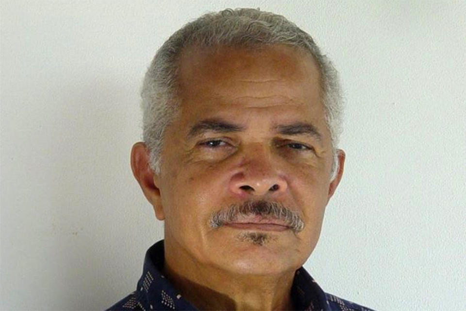 <p><b>Siméon Salpétrier -</b> L'ancien premier secrétaire de la fédération socialiste de la Martinique, Siméon Salpétrier, est mort, mardi 12 janvier 2016 à Fort-de-France des suites d'une maladie. <br>Né le 10 août 1940 à Grand-Rivière (au nord de l'île), Siméon Salpétrier avait assuré, en tant que Premier secrétaire de la fédération socialiste de la Martinique (FSM), la direction du PS local de 1977 à 1984. Membre fondateur de la FSM, créée en octobre 1972, peu après le congrès d'Epinay en France, il avait accompagné l'arrivée de la gauche au pouvoir après le 10 mai 1981. A ce titre, il a été proche des grandes figures socialistes de l'époque comme François Mitterrand, Pierre Mauroy, Gaston Defferre, Claude Estier entre autres. Il a été membre du conseil national du Parti socialiste.<br></p><p><b>Ce contenu peut également vous intéresser :</b> <b><a rel="nofollow" href="https://fr.news.yahoo.com/photos/ils-nous-ont-quittes-en-2015-1420472594-slideshow/" data-ylk="slk:Ils nous ont quittés en 2015;elm:context_link;itc:0;sec:content-canvas;outcm:mb_qualified_link;_E:mb_qualified_link;ct:story;" class="link  yahoo-link">Ils nous ont quittés en 2015</a></b></p>