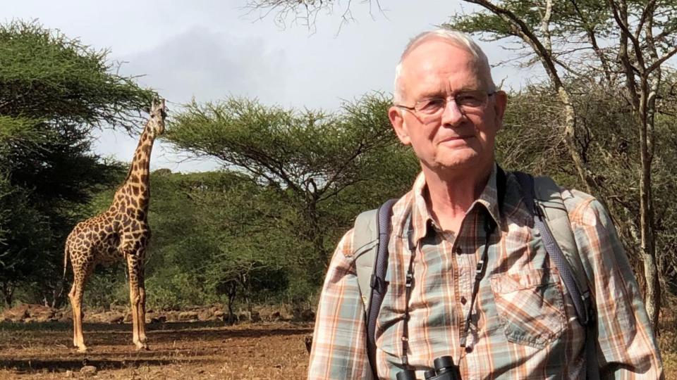 Douglas Cavener erforscht Giraffen seit Jahren. In den frühen 2010er Jahren leitete er ein Team, das das Genom der Giraffe sequenzierte. (Bild: Douglas Cavener)