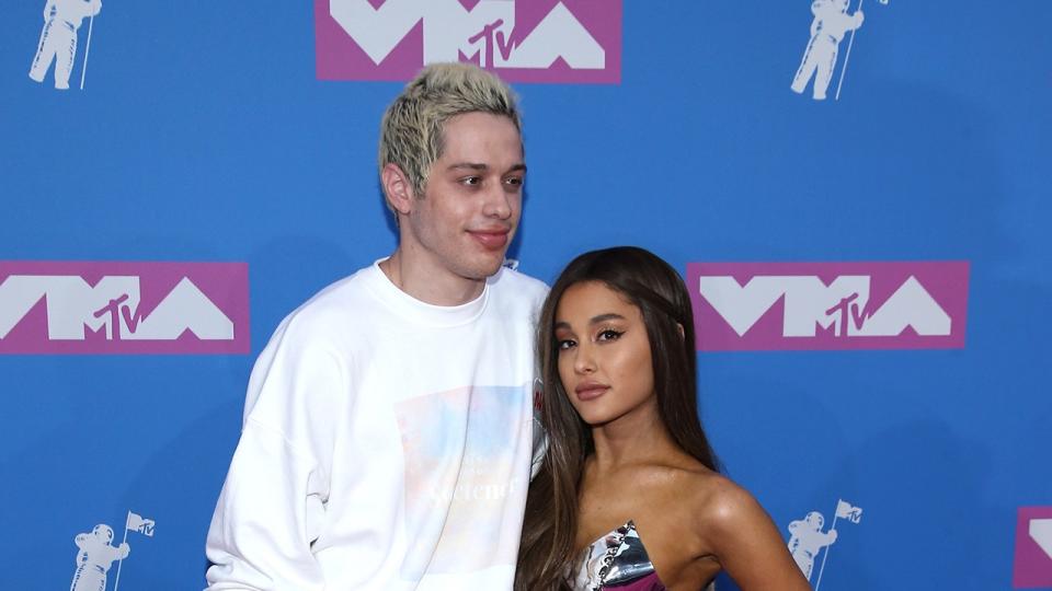 Pete Davidson y Ariana Grande. Entertainment Tonight