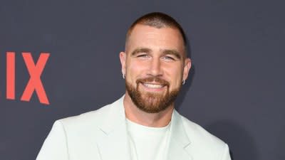 Travis Kelce s Cute Moments With Brother Jason Kelce s Daughters 300