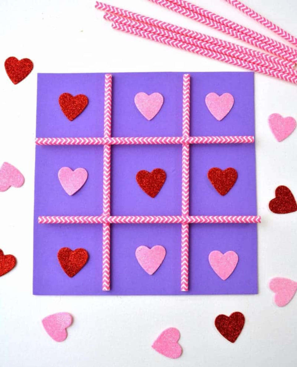 valentine's day tic tac toe game  (Crayons & Cravings)