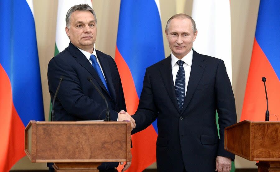 與普丁（右起）關係良好的匈牙利總理奧班，是歐盟能否貫徹對俄羅斯制裁的關鍵。（Photo on Wikimedia）