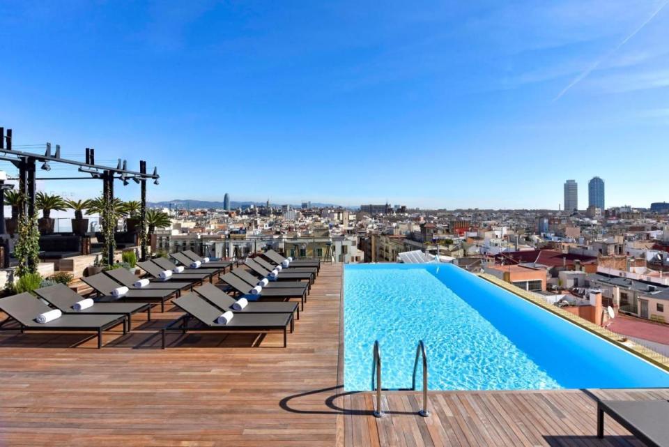 barcelona beach hotels