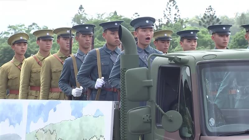 陸軍官校舉行黃埔建校百年展示4個時期的服飾。