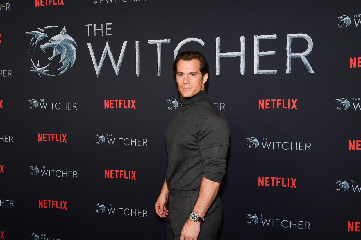 Henry Cavill at the premiere of “The Witcher” and he looks dazzling. 