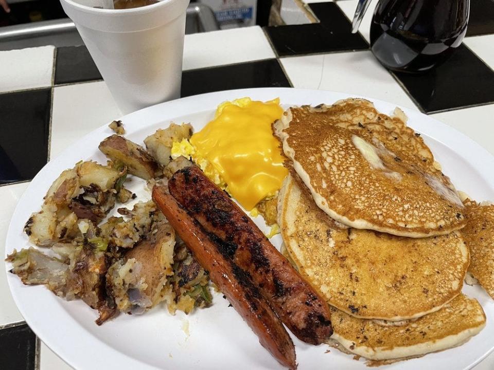 A plate of breakfast food at Grandma B's.