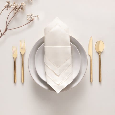 The Best Napkin Folding Ideas — The Best Napkin Folding Ideas to Up Your  Holiday Hosting Game