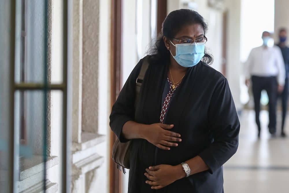 Witness, Lewis &amp; Co accountant V. Sothilechmy, is pictured at the Kuala Lumpur High Court August 10, 2020. — Picture by Yusof Mat Isa