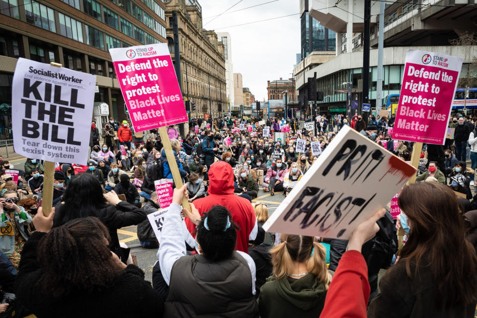 MANCHESTER, UNITED KINGDOM - 2021/03/27: Protesters holding placards expressing their opinion at Piccadilly bus terminal during the demonstration.
People come out to the streets to protest against the new policing bill in a 'Kill The Bill demonstration'. The new legislation will give the police more powers to control protests. (Photo by Andy Barton/SOPA Images/LightRocket via Getty Images)