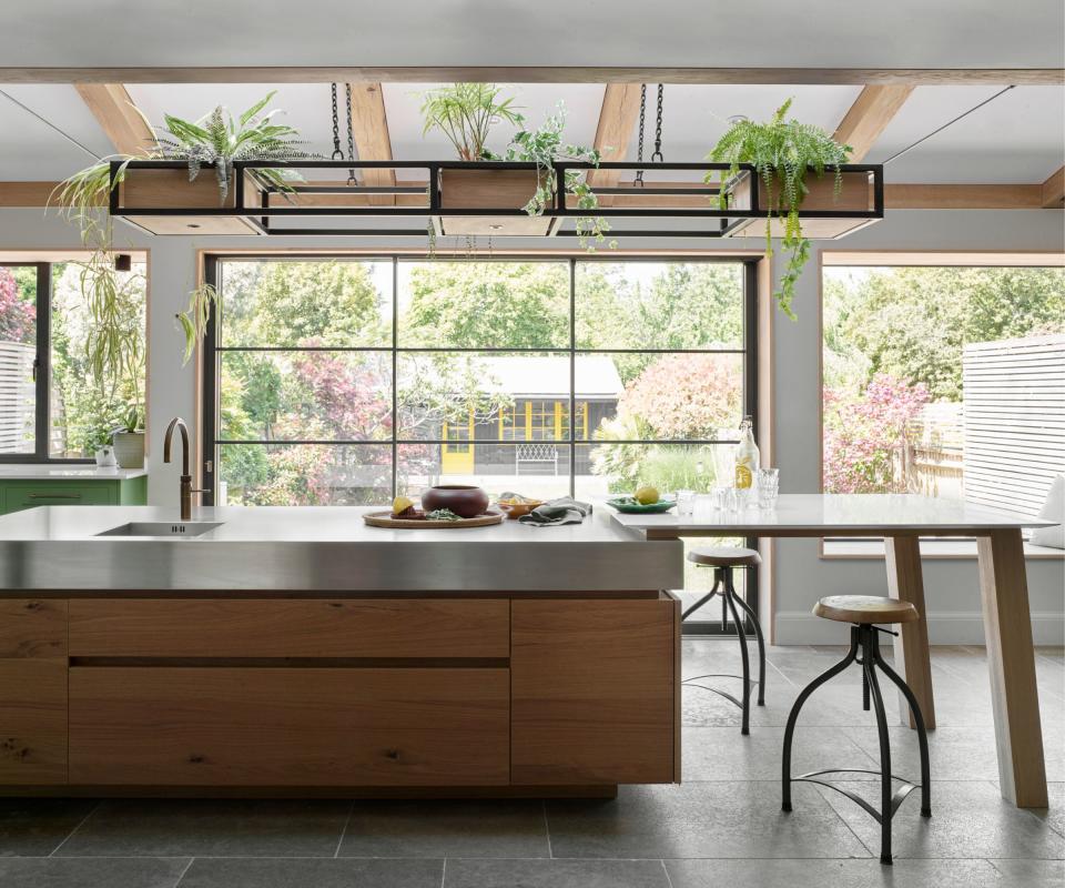 White and wood kitchen island