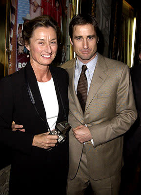 Luke Wilson and mom at the Hollywood premiere of The Royal Tenenbaums