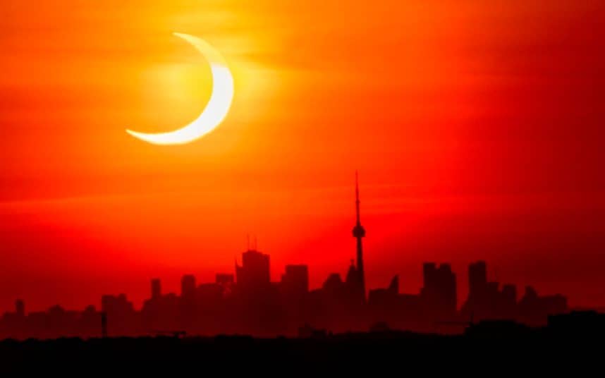 The phenomenon over the skyline of the Canadian city. CREDIT: CANADIAN PRESS - CANADIAN PRESS/AP