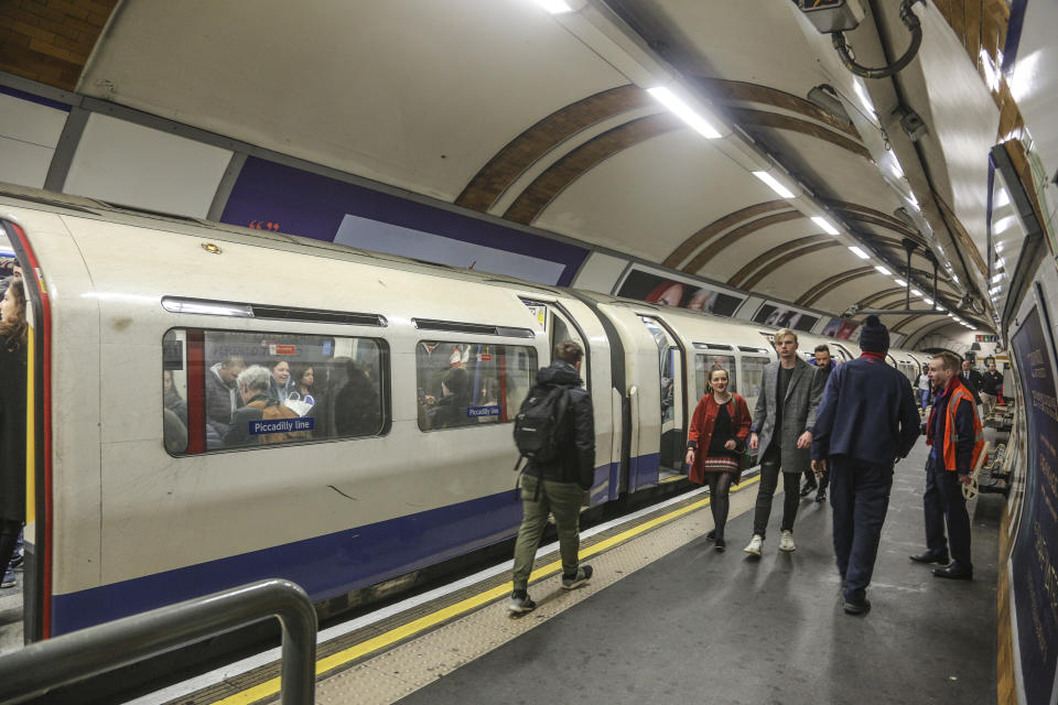 Hersi boarded a Piccadilly Line train then sexually assaulted a 13-year-old girl who was travelling on the Tube with her family. (Getty)