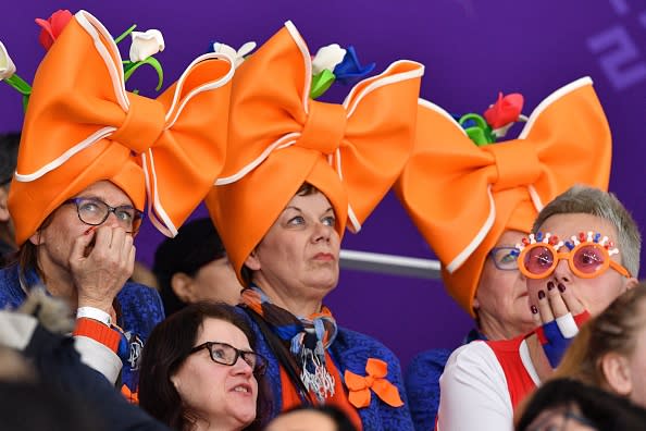 Da konnten auch die Oranje-Fans nur ratlos in die Runde gucken.