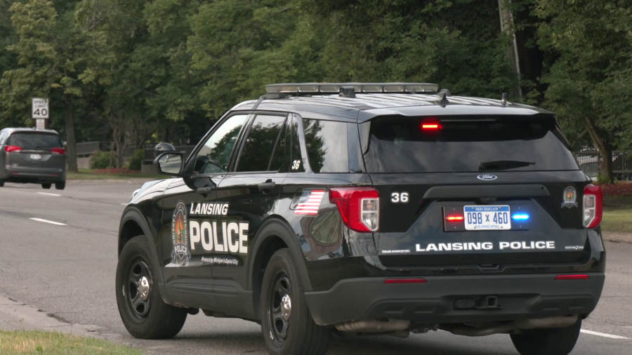 Lansing PD: 1 shot, suspect on the run (WLNS)