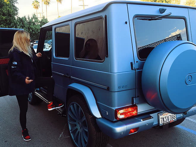 A car is a right of passage for most teenagers. But Jenner's been there, done that, and even given the $ 120,000 Mercedes Benz G Wagon she bought last year a brand new, custom paint job. Jealous is kind of an understatement.