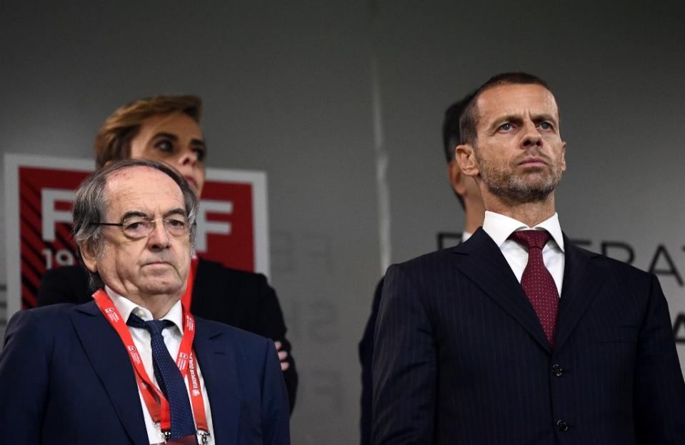 C'est reparti depuis dix minutes en Albanie, sous les yeux du président de l'UEFA Aleksander Ceferin et du président de la Fédération Française de Football, Noël Le Graët. Et toujours 2-0 pour les Bleus, malgré une bonne entame de seconde période des Albanais. (crédit AFP)