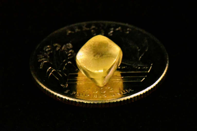 4.38克拉的黃色鑽石。（圖／鑽石坑公園）