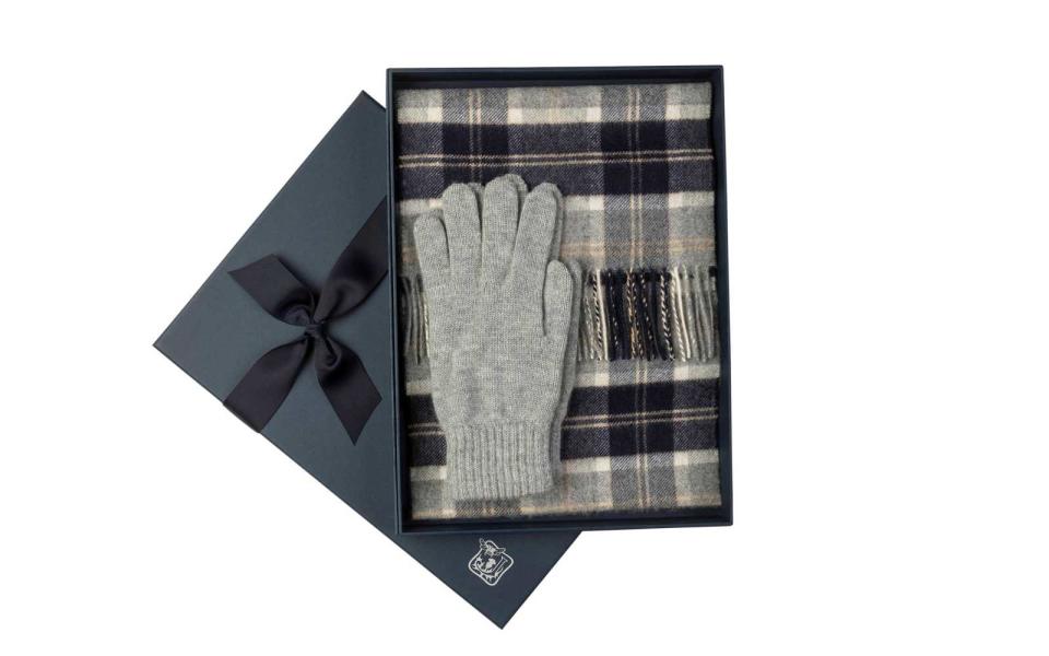 Johnstons of Elgin Cashmere Gift Set