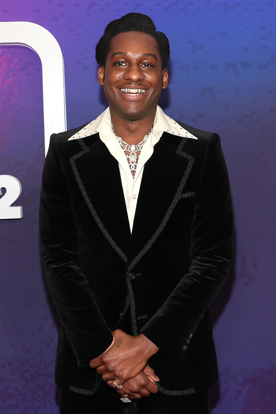 Leon Bridges poses at the 2021 Soul Train Awards at The Apollo Theater on November 20, 2021