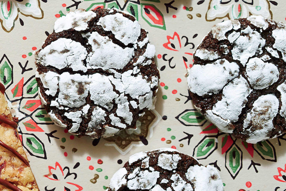 Chocolate-Peppermint Crackle Cookies