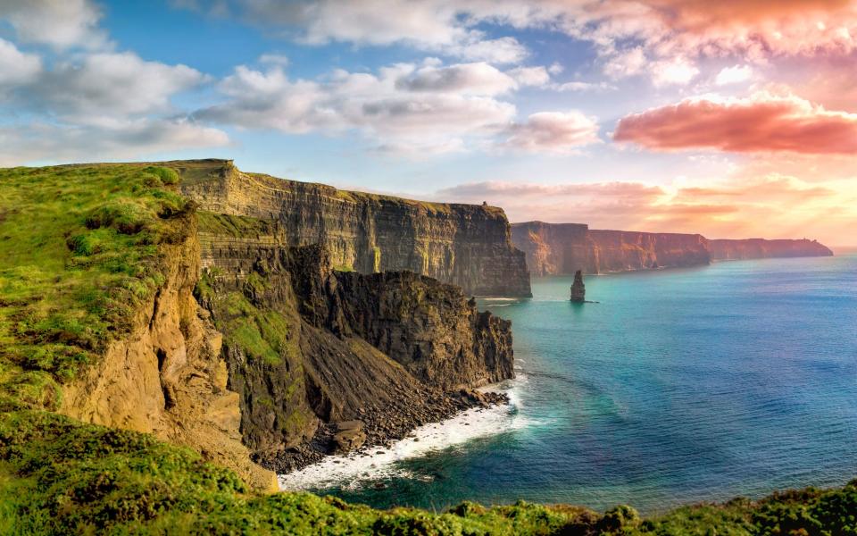 The Cliffs of Moher, County Claire - ©2014-2017 Tomasz Skoczen