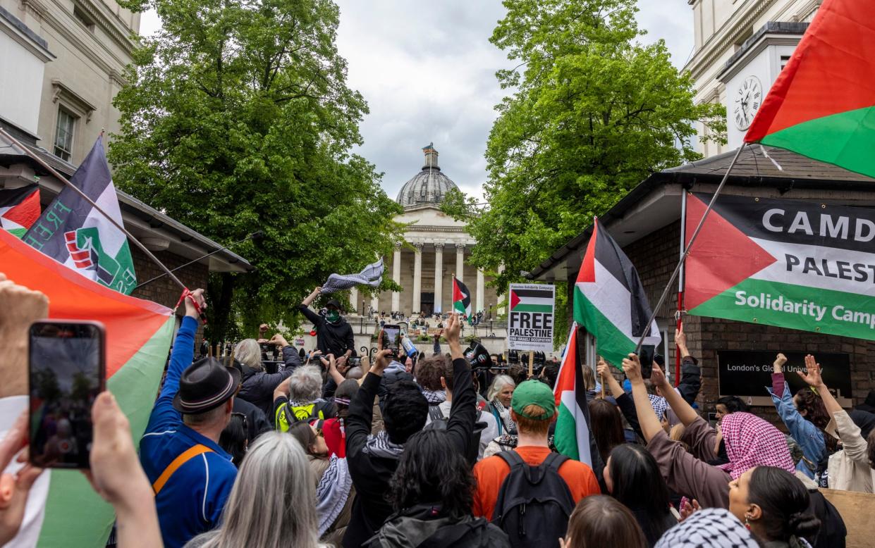 Scenes from outside UCL where students protesters have camped in the quadrant in solidarity with Gaza