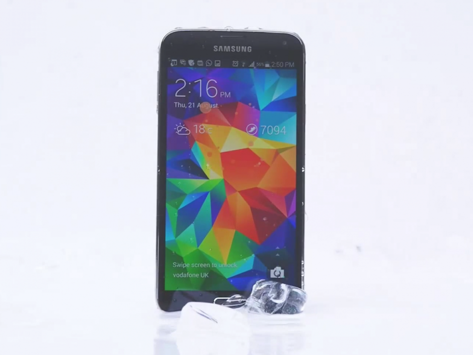 samsung-galaxy-s5-als-ice-bucket-challenge