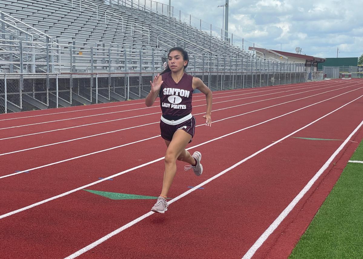 UIL Regional Track Sinton star Zerah Martinez's trek to the top