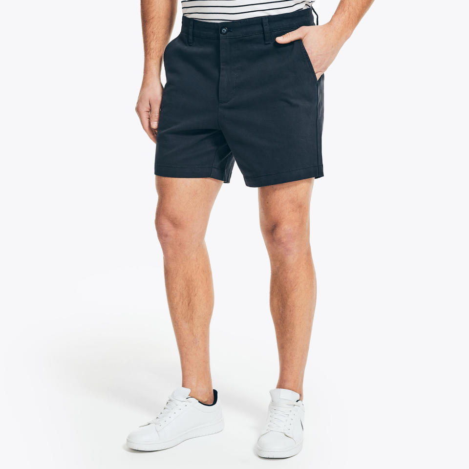 Nautica 6" Stretch Short