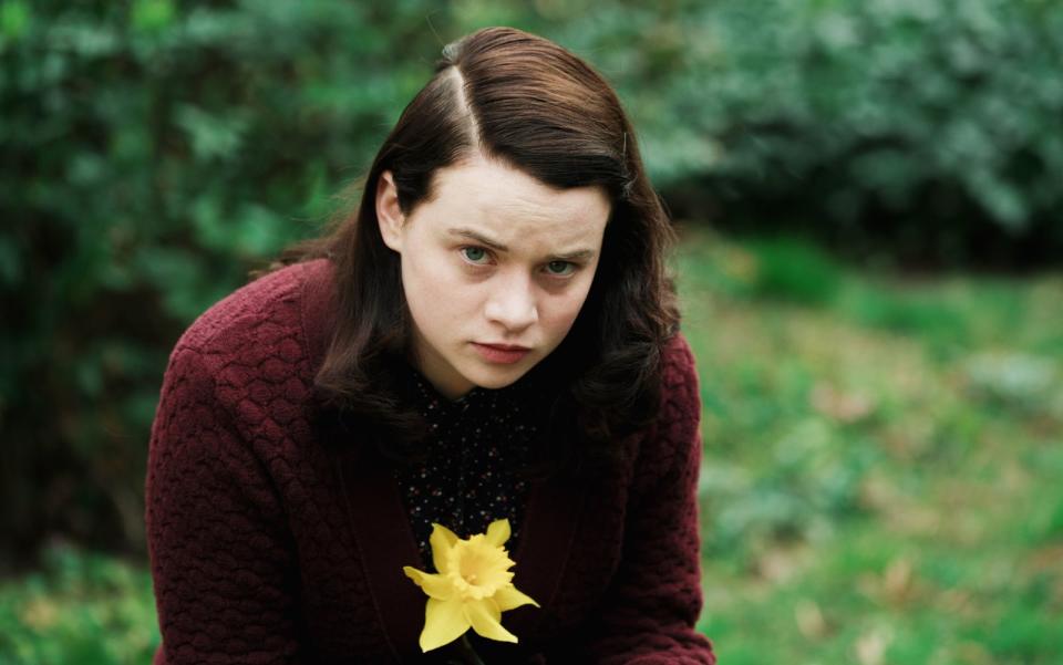 In vielen Szenen sieht Hauptdarstellerin Luna Wedler der wahren Sophie Scholl verblüffend ähnlich. (Bild: Rebecca Rütten / Sommerhaus Filmproduktion und VICE Media / SWR und BR)