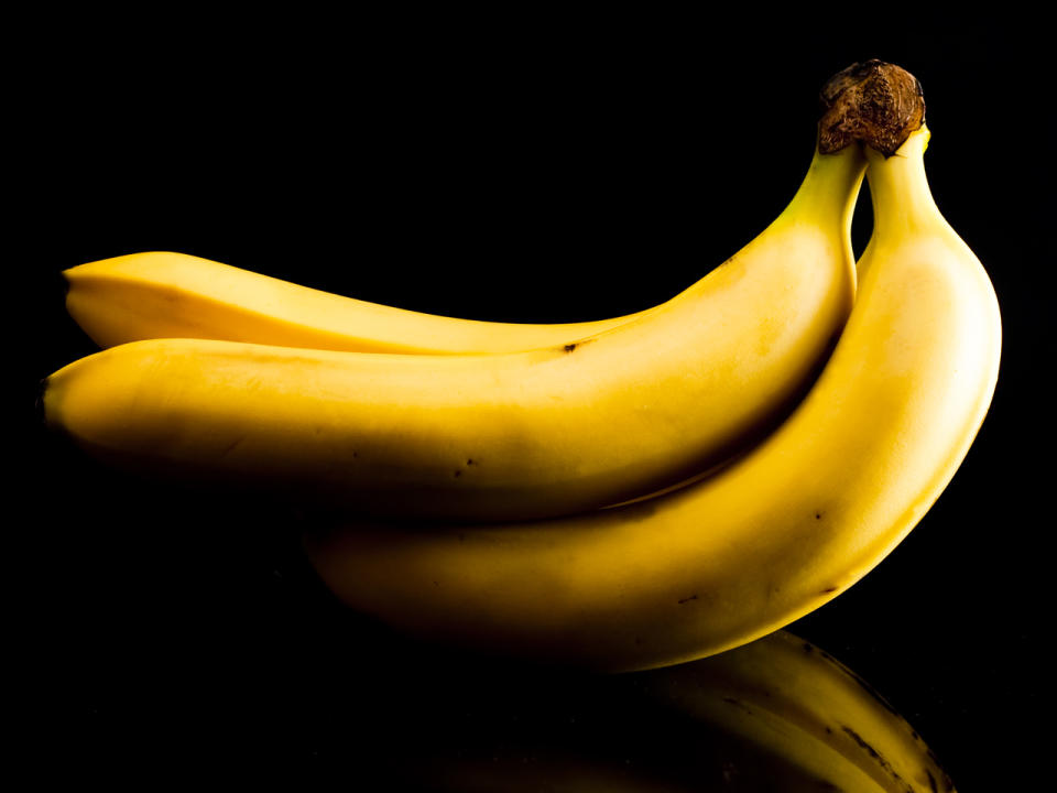 Vor allem Männer sollten öfter zu einer Banane greifen. Die Enzyme dieser Frucht regen den Sex Drive der Herren an. Außerdem geben Bananen jede Menge Energie. (Bild-Copyright: ddp images )