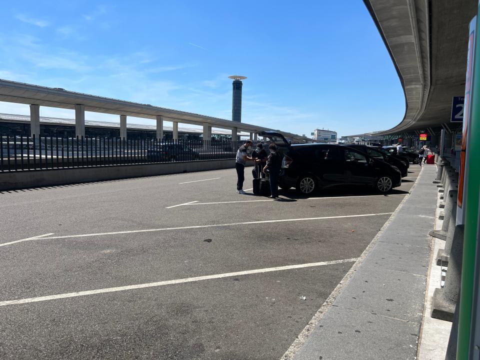 Airport parking alleviates stress when arriving and departing the airport in Paris.