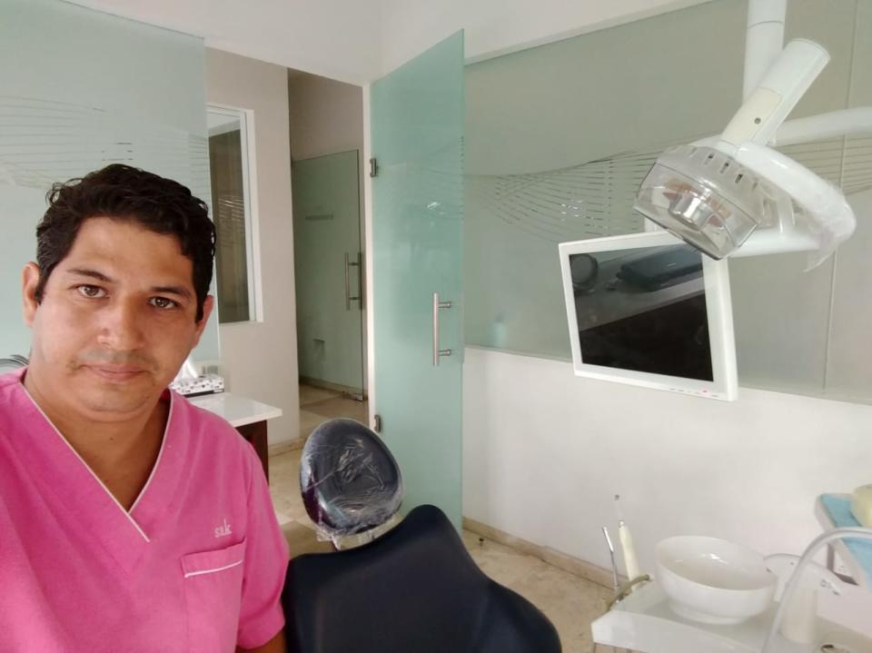 <p><strong>Christian Sosa</strong><br>El cirujano dentista subraya que no le da miedo ir con otro profesional de salud bucal, ya que conoce al equipo de odontólogos con el que trabaja. Lo que le produce temor es la causa de la revisión y las consecuencias de no atenderse a tiempo./ Foto Cortesía: Christian Sosa </p>