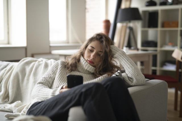 Experts say people pleasing can be detrimental to mental health. (Photo: Getty Images)