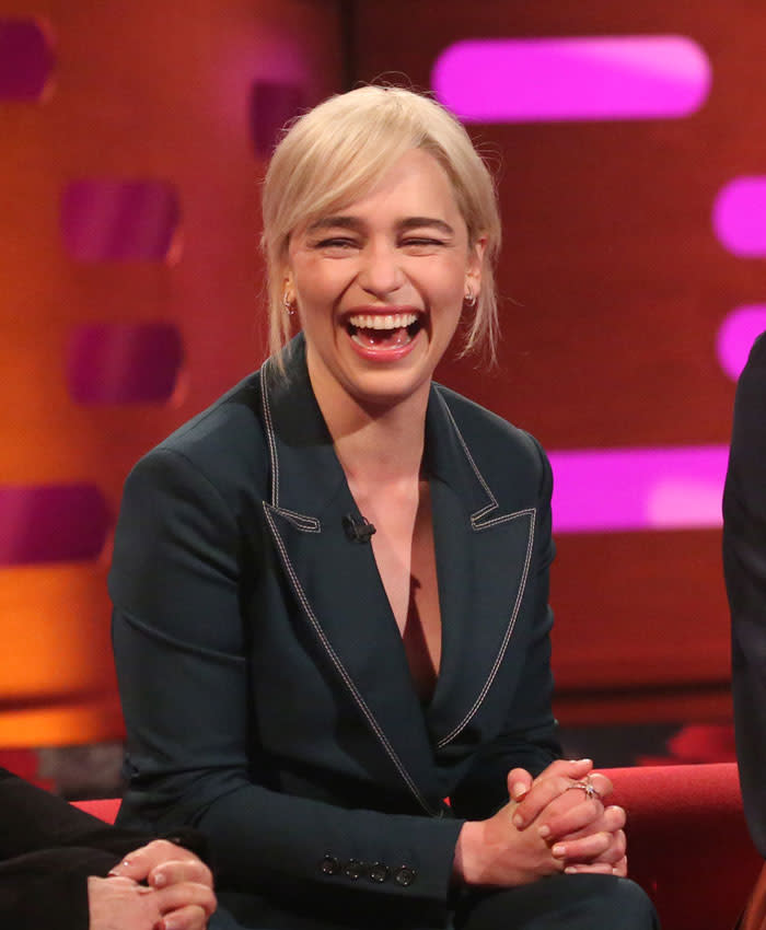 emilia_clarke_riendo